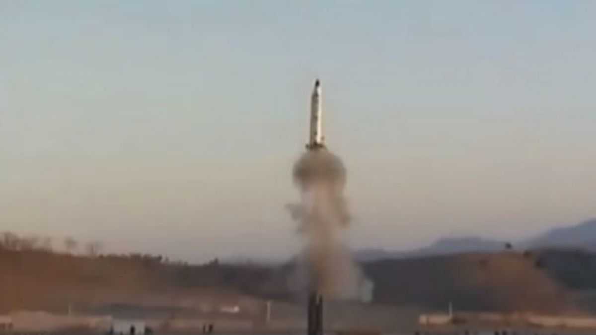 altText(En medio de la tensión entre China y Estados Unidos, Corea del Norte disparó otro misil)}