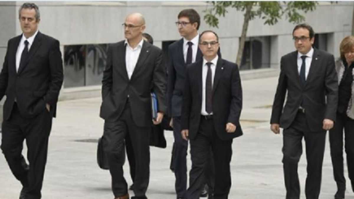 altText(Cataluña: detienen por sedición y rebelión a ocho miembros del gobierno independentista)}