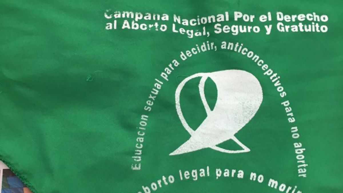 altText(Agredieron a tres mujeres en Mendoza por llevar pañuelos verdes)}