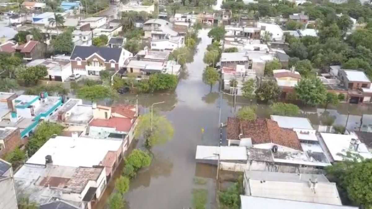 altText(Inundaciones: hay dos muertos por el fuerte temporal que afecta a Chaco y Corrientes)}