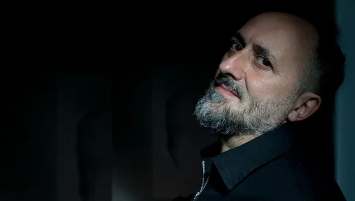 Julián López: &ldquo;Mi escritura siempre tiene una mirada melancólica&rdquo;