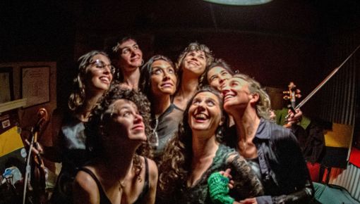 Tango de mujeres en un mítico teatro del Abasto