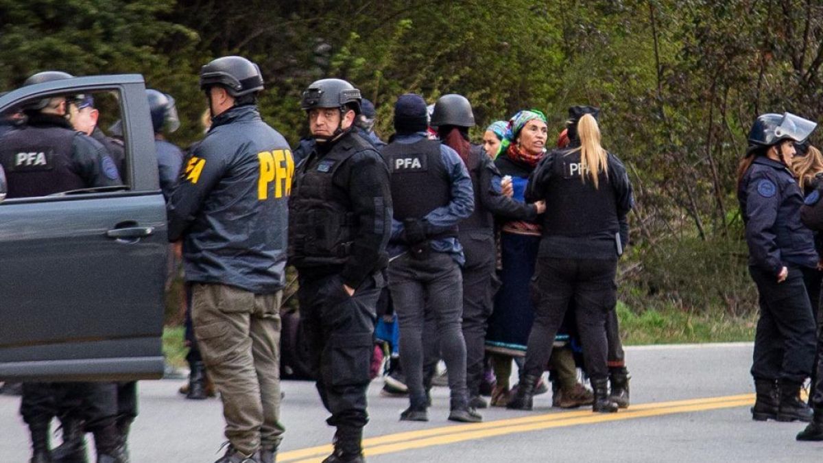 altText(Repudian violencia policial y gubernamental contra mapuches en Villa Mascardi)}