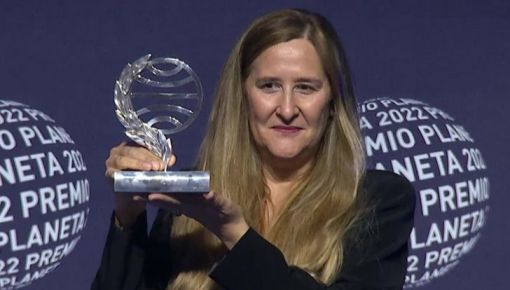 altText(La española Luz Gabás ganó el Premio Planeta de Novela 2022)}