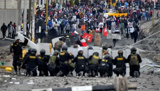 Boluarte habilita al Ejército para levantar los bloqueos en rutas