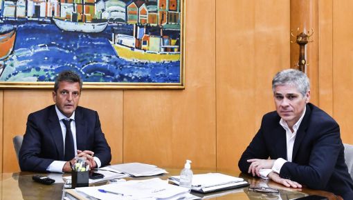 Massa y el presidente de YPF analizaron plan de inversiones