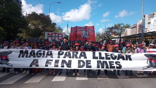 Organizaciones de izquierda marchan a Trabajo para exigir salarios dignos
