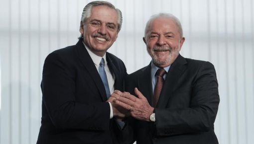 altText(El Presidente se reunirá el martes con Lula en Brasilia)}