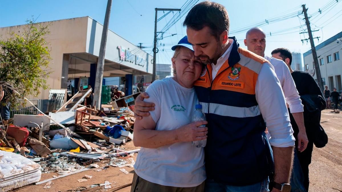 altText(Intensa búsqueda de 46 desaparecidos tras devastador ciclón en Brasil)}