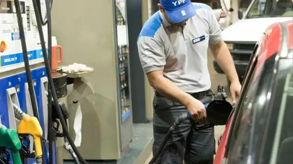La casta que llenaba el tanque: aumentazo del 27% en naftas