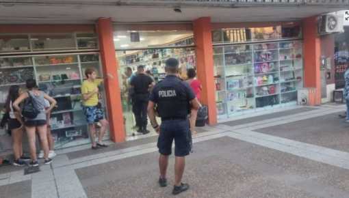 Demoran a una menor de edad por robar útiles para el colegio