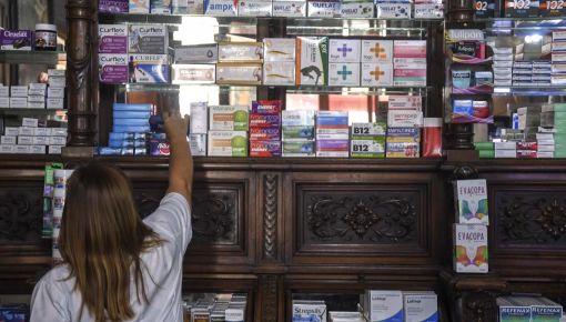 Peligra la salud en adultos mayores: hay subas mensuales de 83% en medicamentos