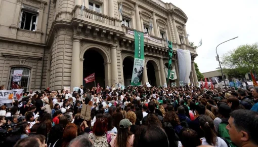 Trabajadorxs del Bonaparte marchan contra el plan de 