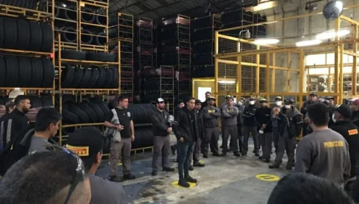 Crisis: trabajadores del neumático hacen un paro contra las rebajas salariales
