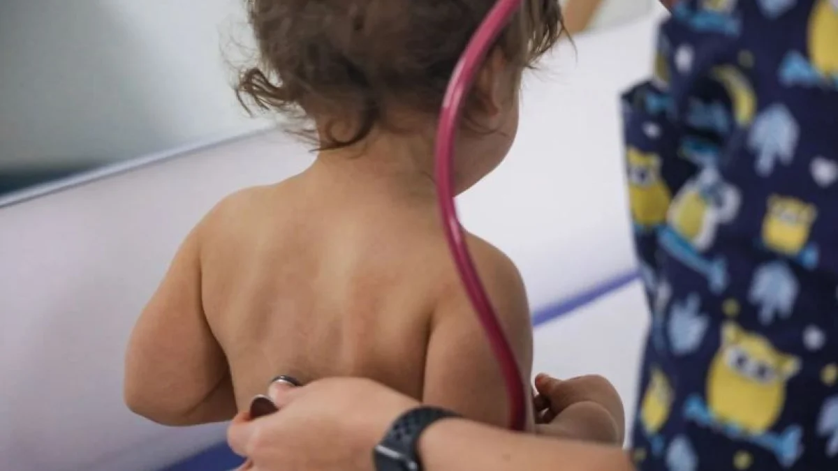 Aumentan los casos de Coqueluche en el país y se registró uno nuevo de dengue en CABA