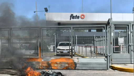 Sin medidas paliativas, el Gobierno suspendió por solo 15 días los despidos en Fate