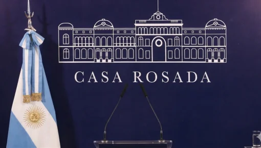 Adorni suspende conferencia de prensa y se reúne con Milei: el antecedente Espert