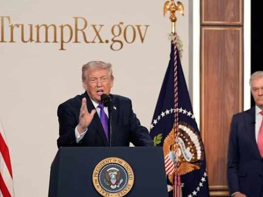 Trump impuso aranceles del 100% a productos farmacéuticos