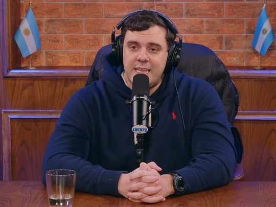 El stream Carajo desmintió dos veces al Presidente: 