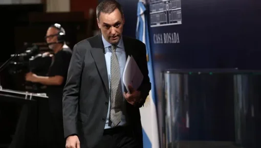 Polémicas, escándalos y presiones: Manuel Adorni renunció a su cargo como Jefe de Gabinete