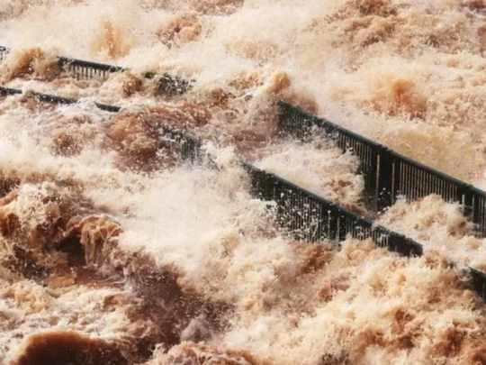 Cerraron la Garganta del Diablo en las Cataratas del Iguazú por una histórica crecida del río