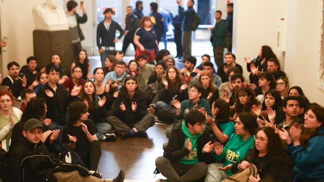 Protesta: un grupo de estudiantes ingresó al Palacio Pizzurno