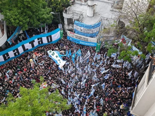 Día de la Lealtad: la militancia celebró junto a Cristina en San José 1111